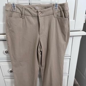 Brand: St. John’s Bay.
Size: Large